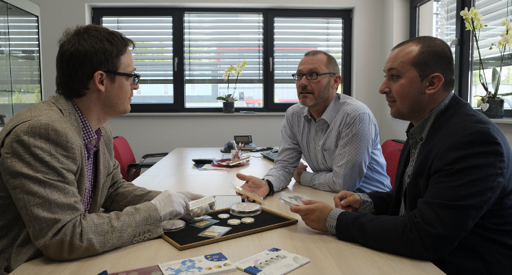 Les Graveurs/Kleiner Muenzhandel Teambesprechung